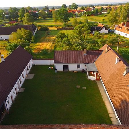 Safar Residence Hrachoviste ภายนอก รูปภาพ