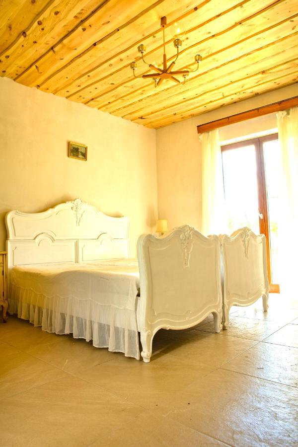 Safar Residence Hrachoviste ภายนอก รูปภาพ